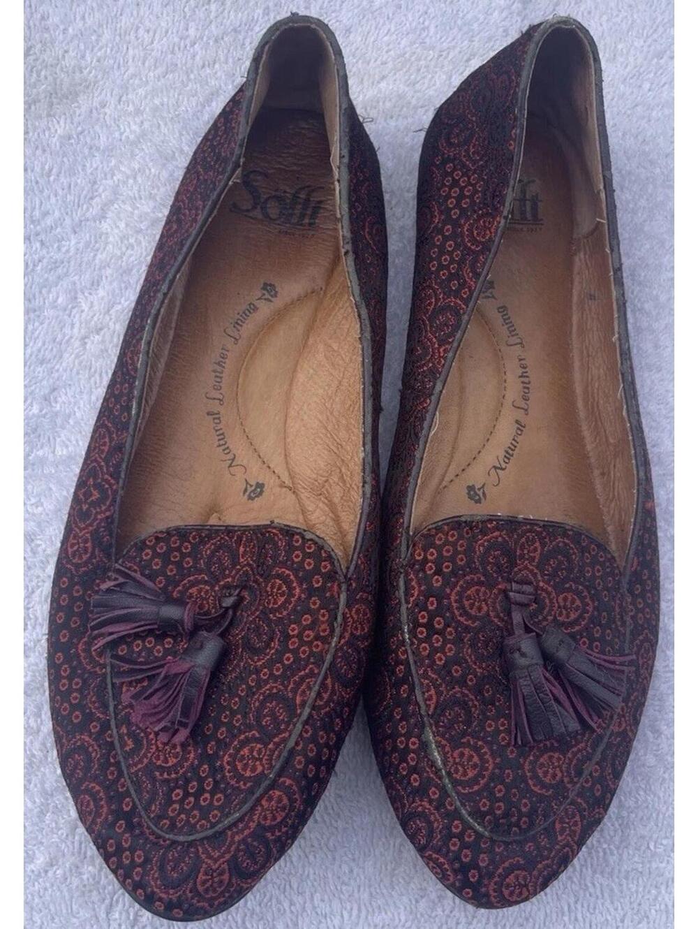 sofft shoes 6.5 Loafers Women Red Black Flats Floral